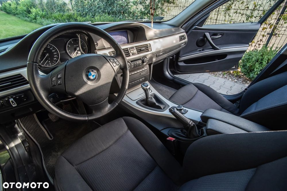 BMW Seria 3 318i - 12