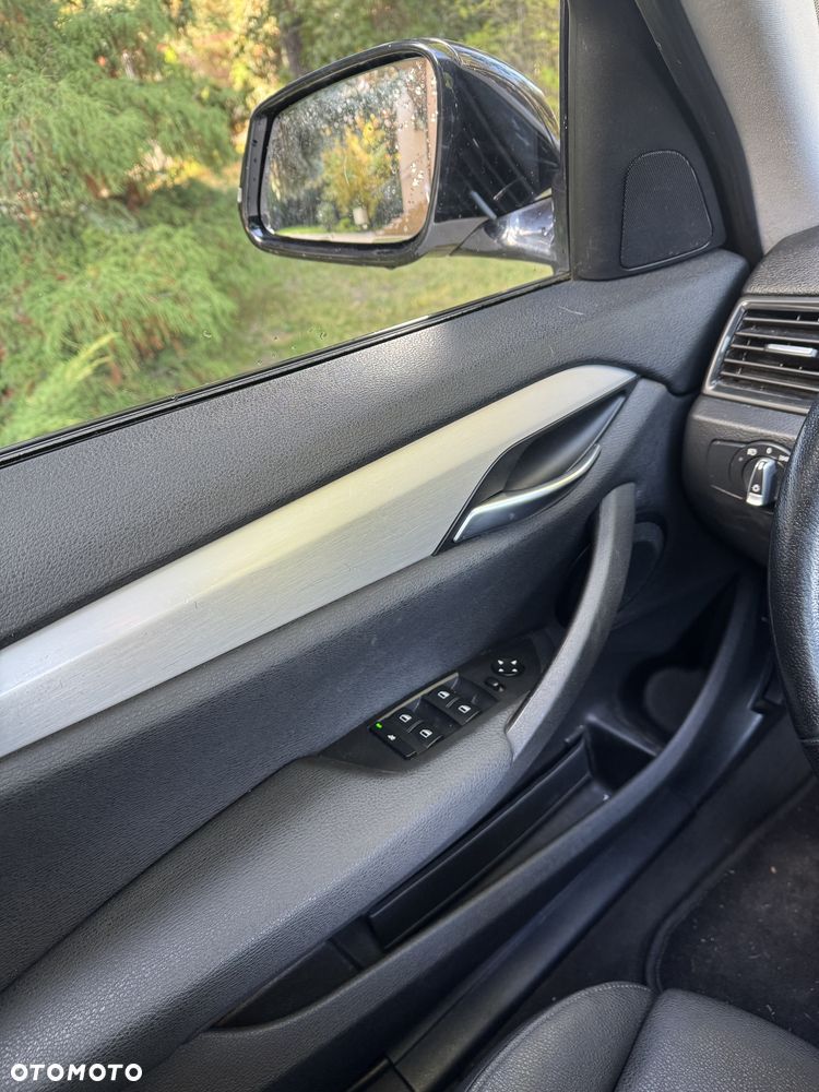 BMW X1 xDrive28i Sport Line - 16