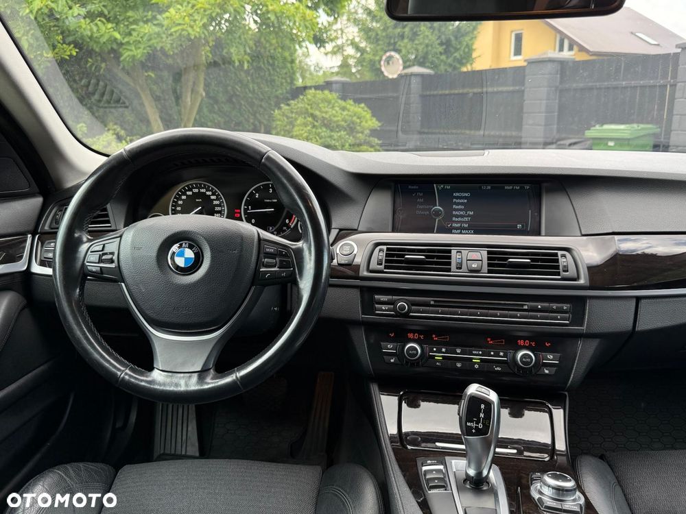 BMW Seria 5 520d - 28