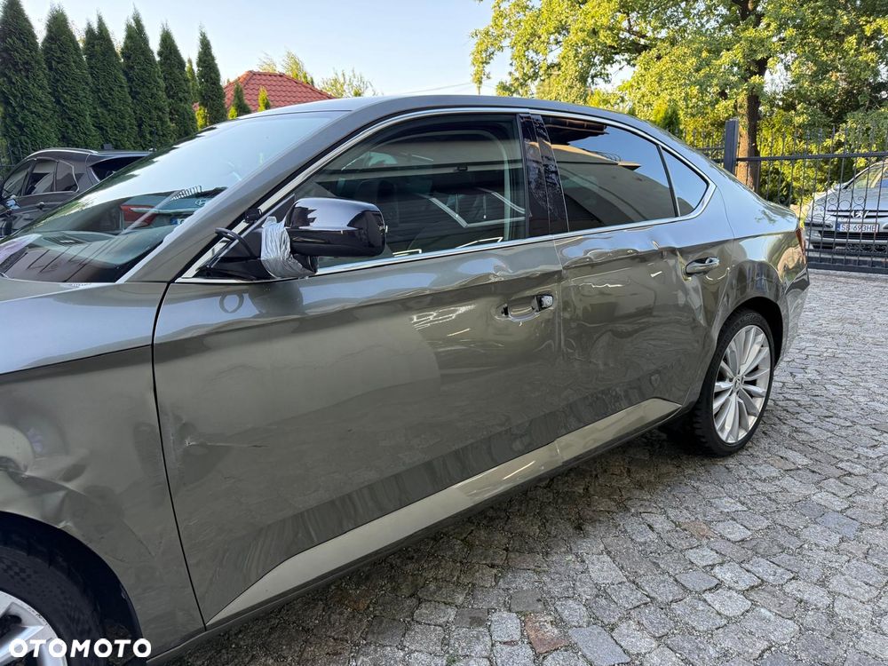 Skoda Superb 2.0 TDI DSG Premium Edition - 4