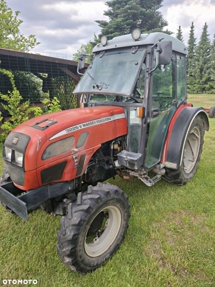 Massey Ferguson 3225V - 2