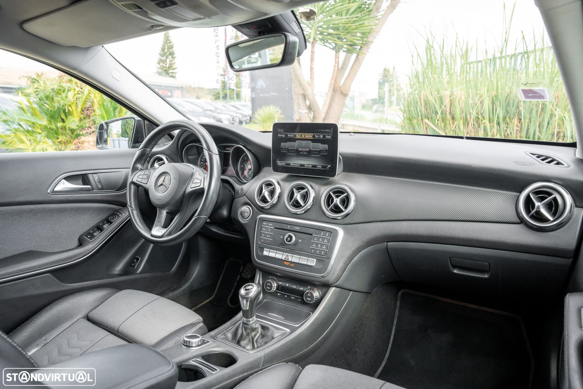 Mercedes-Benz GLA 180 d Style - 16