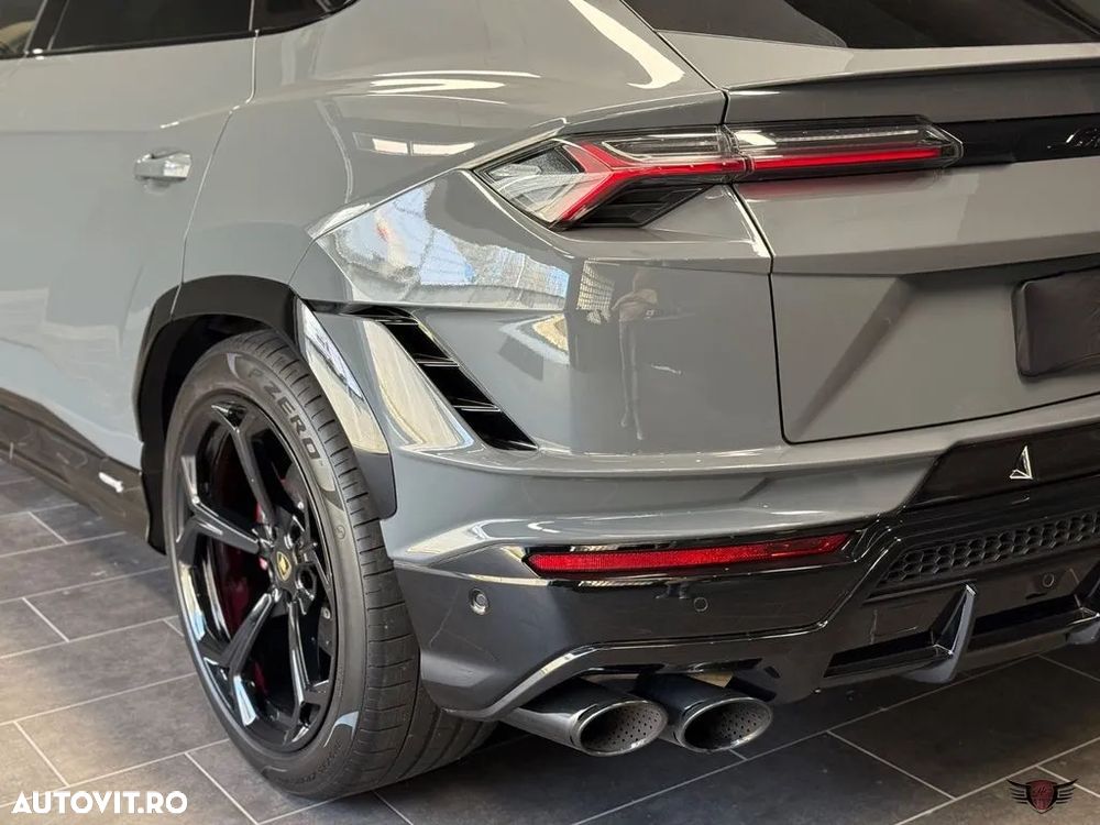 Lamborghini URUS - 14