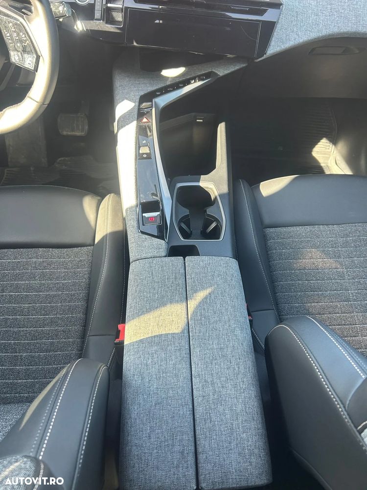 Peugeot 3008 1.2 Hybrid 145 e-DCS6 Allure - 27