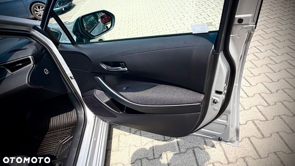 Toyota Corolla - 12