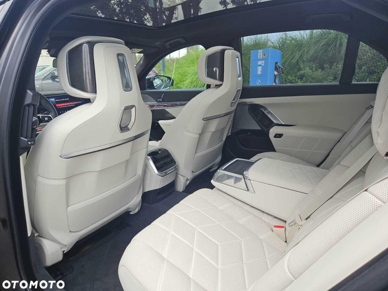 BMW Seria 7 - 16