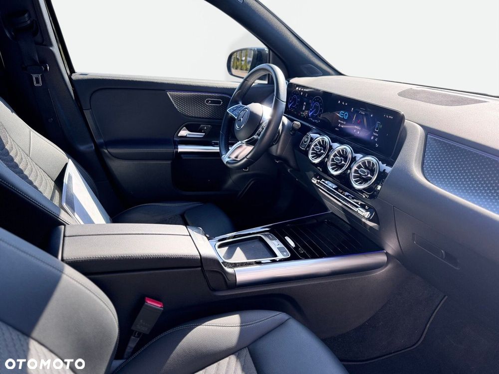 Mercedes-Benz EQA - 16