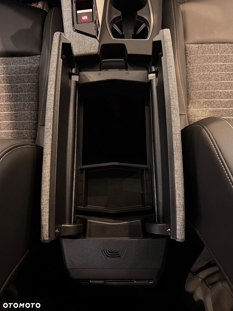 Peugeot 3008 1.2 PureTech mHEV Allure e-DCS6 - 23