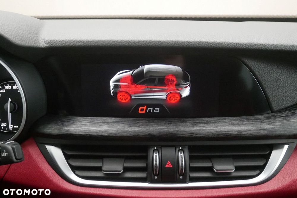 Alfa Romeo Stelvio 2.0 Turbo B-Tech Edition Q4 - 20