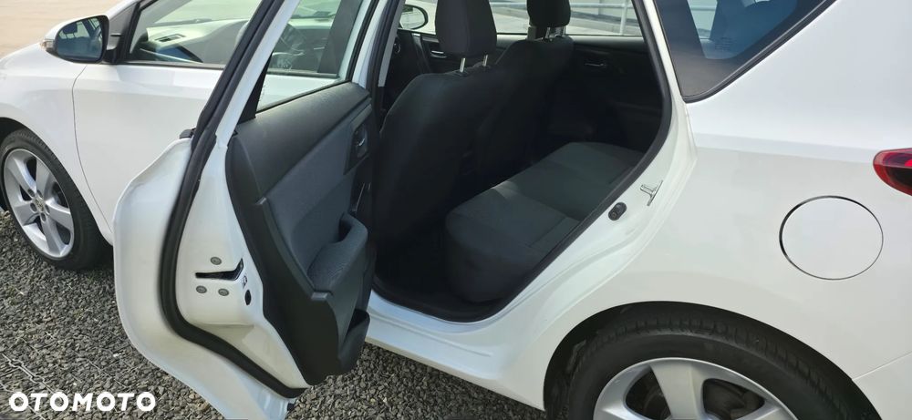 Toyota Auris 1.4 D-4D Premium - 13