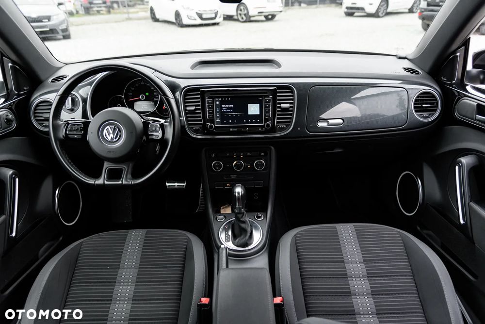 Volkswagen Beetle 2.0 TSI DSG Exclusive Sport - 29