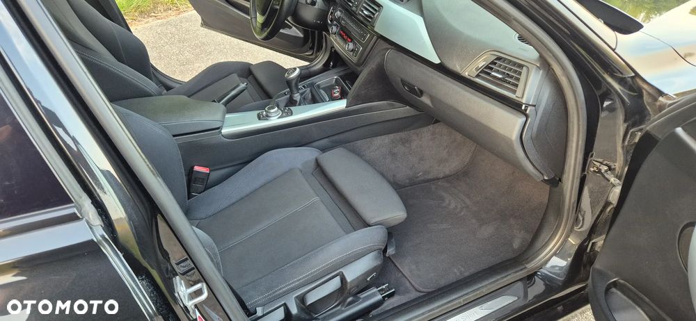 BMW Seria 3 320d - 22