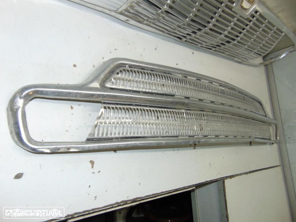 Ford Cortina grelha frontal - 2