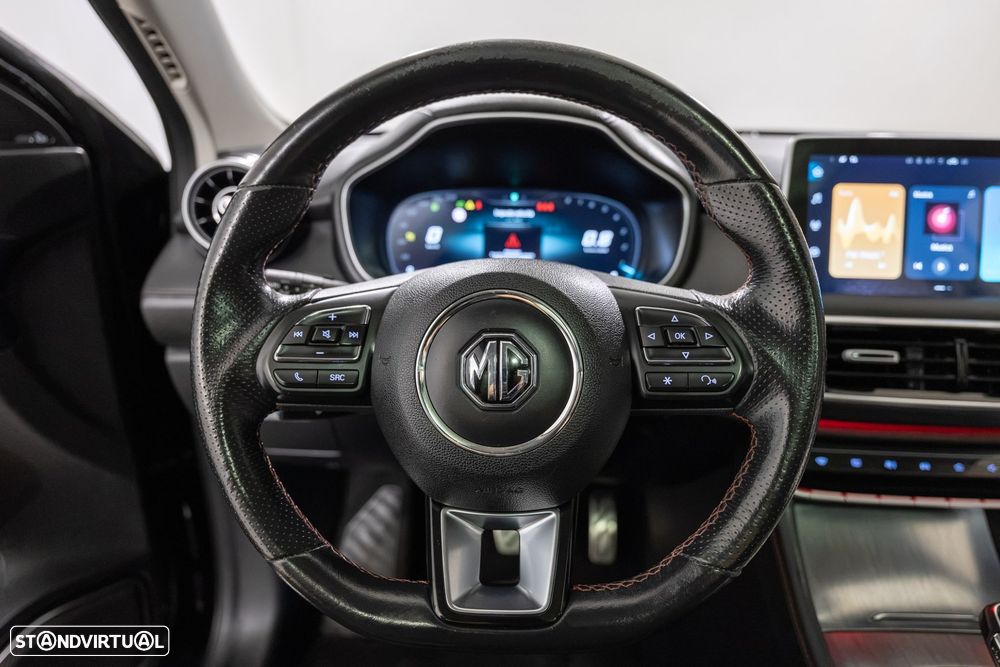 MG HS 1.5 T Luxury AT - 23