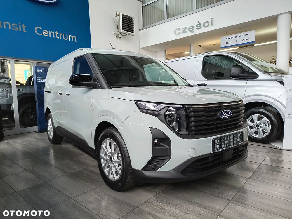 Ford Transit Courier - 24