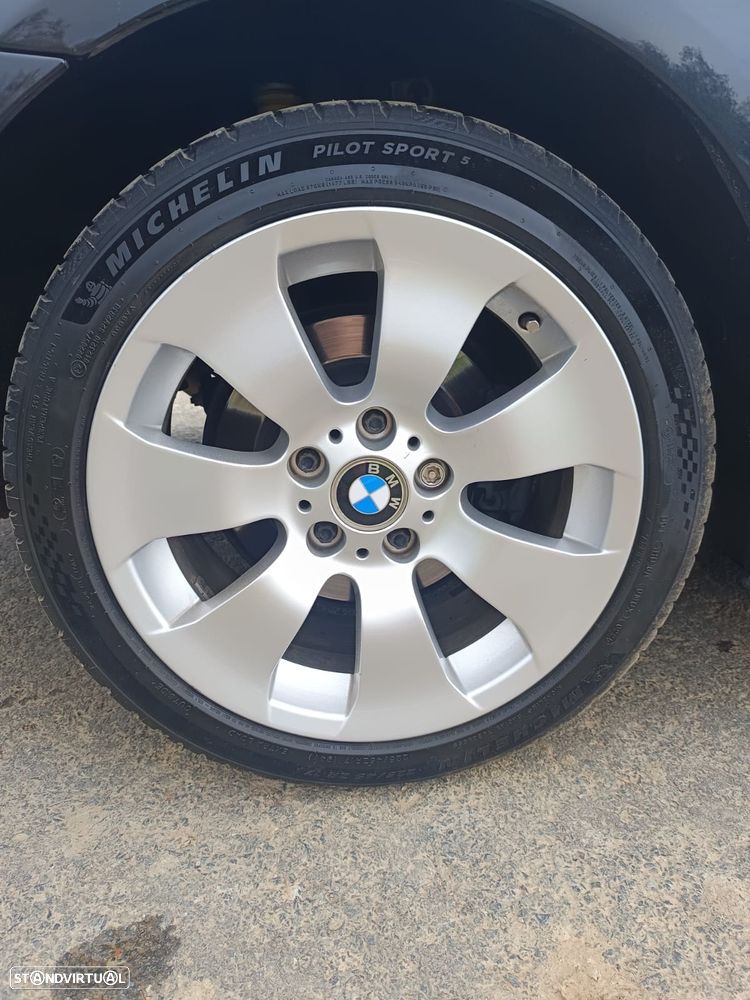 BMW 325 i - 8