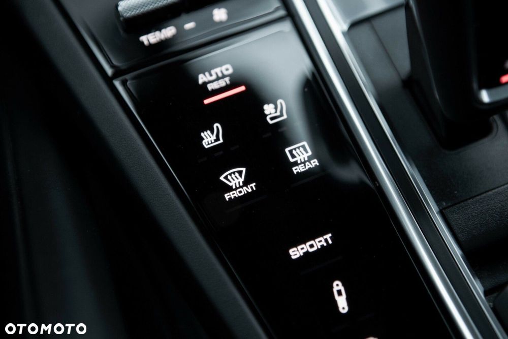 Porsche Cayenne - 34