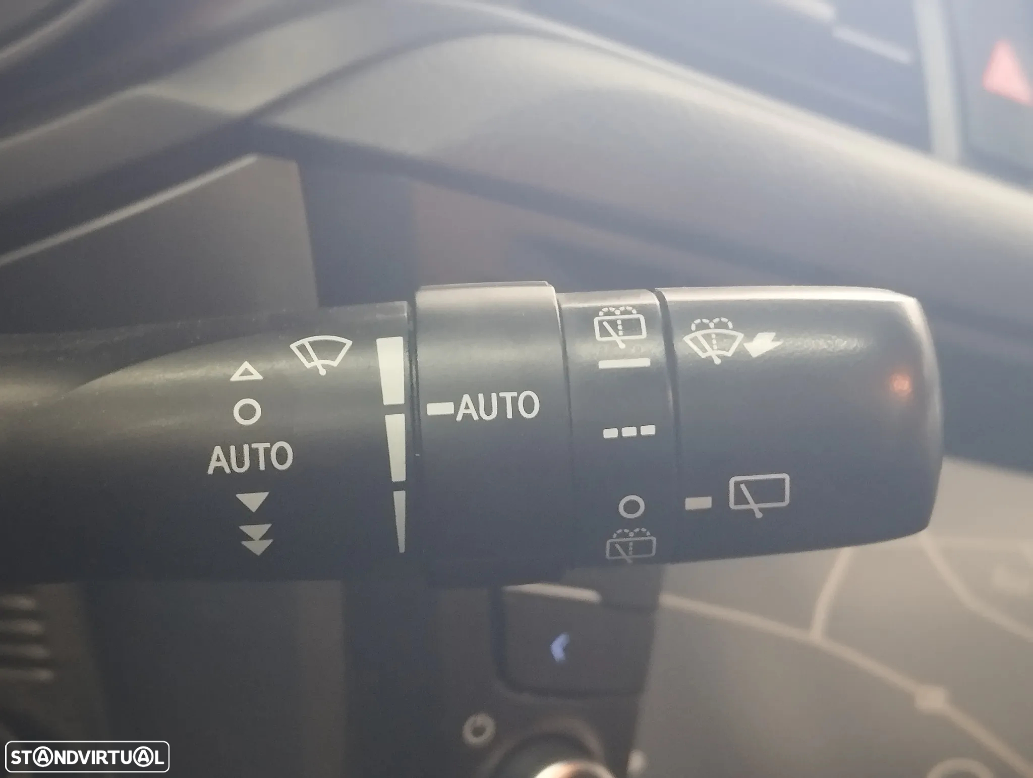 Toyota Avensis Touring Sports 1.6 D-4D - 23