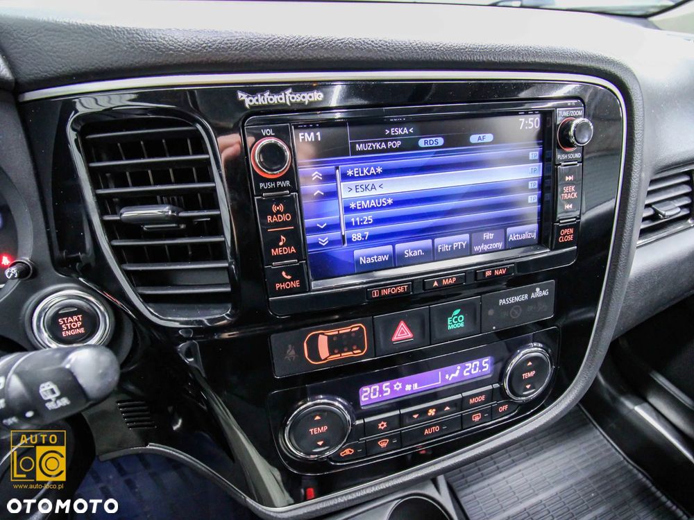 Mitsubishi Outlander 2.0 Instyle Navi 4WD CVT - 22