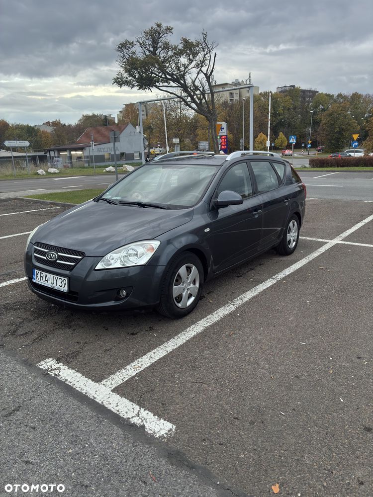 Kia Ceed - 1