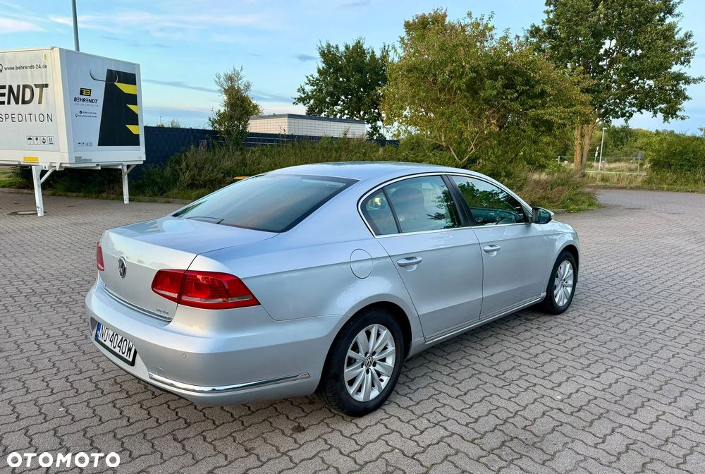 Volkswagen Passat 2.0 TDI Comfortline - 4