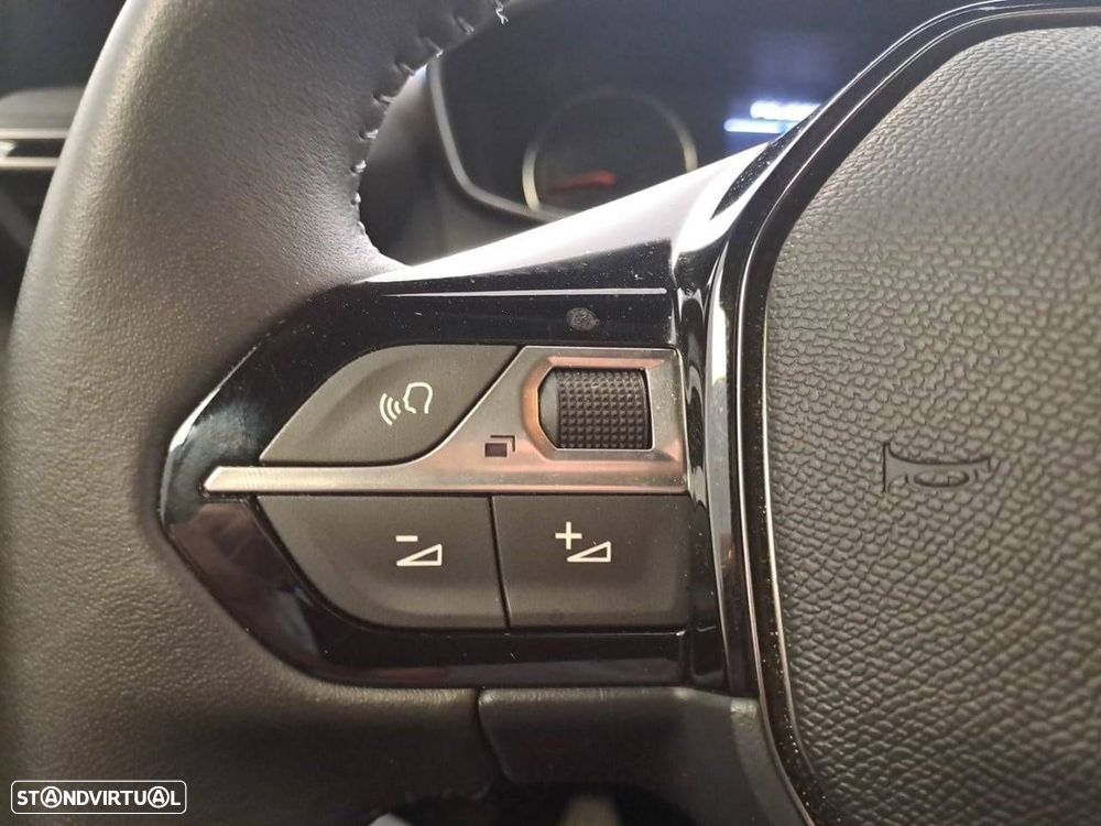 Peugeot 2008 1.2 Style - 16