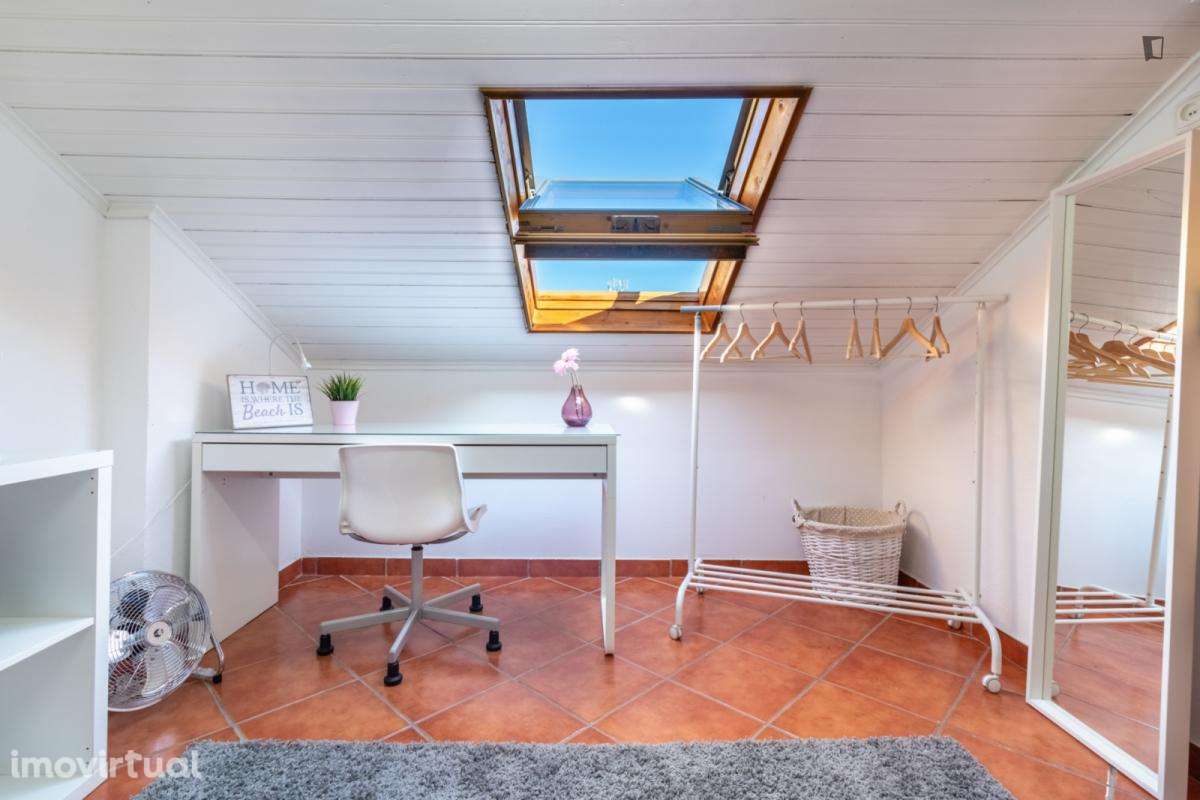 Quarto - localizado em Carcavelos Lisbon - Grande imagem: 5/12
