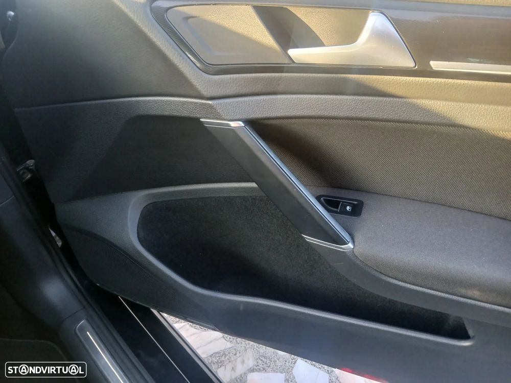 VW Golf 2.0 TDI GTD DSG - 41