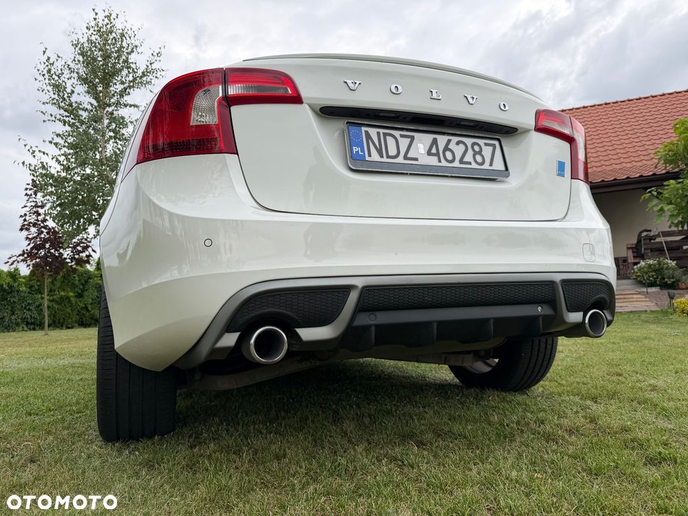 Volvo S60 D5 AWD R-Design Kinetic - 2