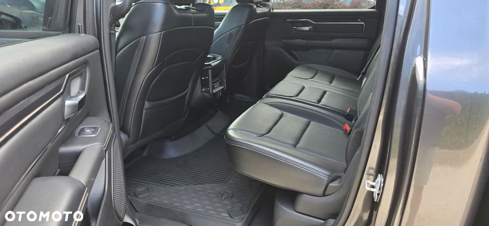 RAM 1500 Quad Cab Sport - 22