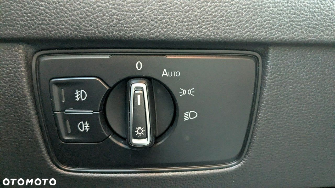 Volkswagen Passat - 28