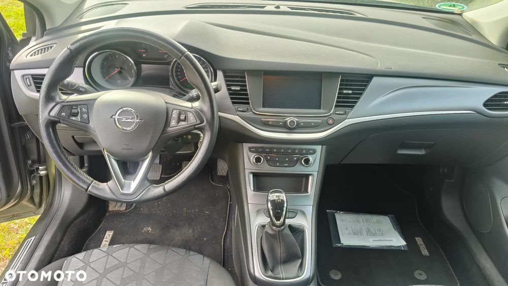 Opel Astra 1.4 T 120 Lat - 11