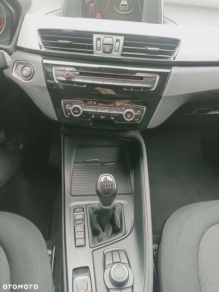 BMW X1 xDrive18d Business Edition - 18