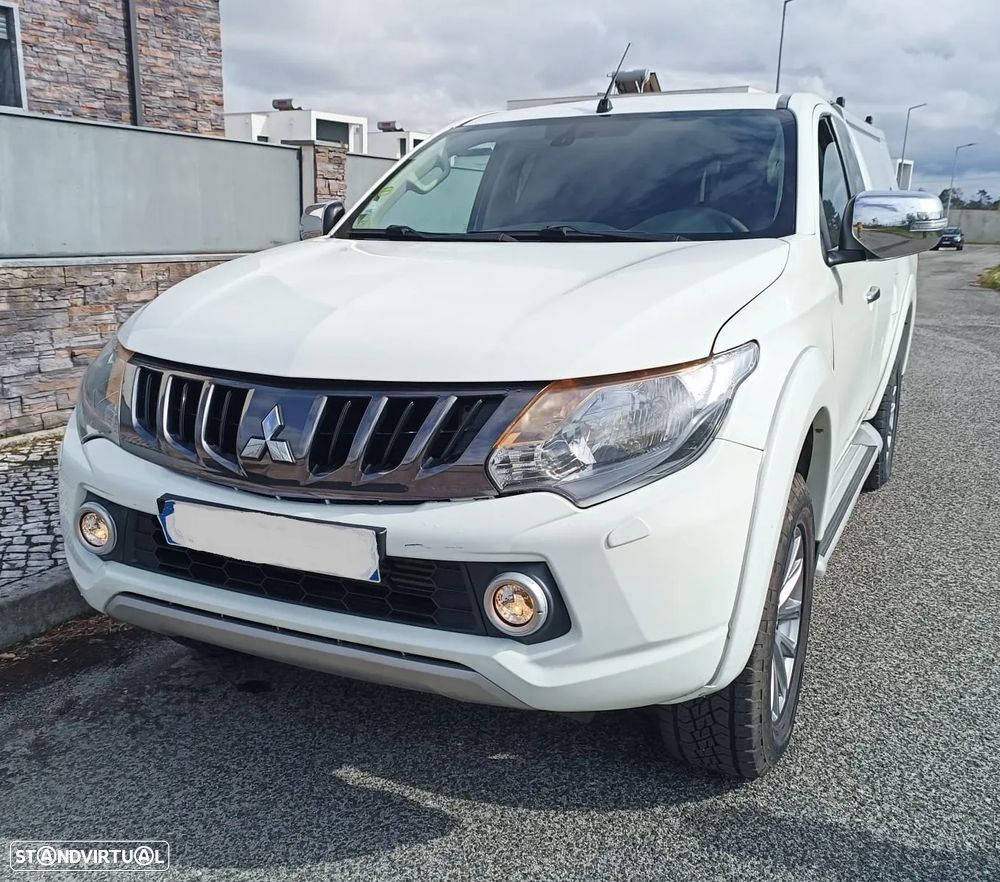 Mitsubishi L200 2.4 DI-D CD Instyle Sportw.Strakar 4WD - 2