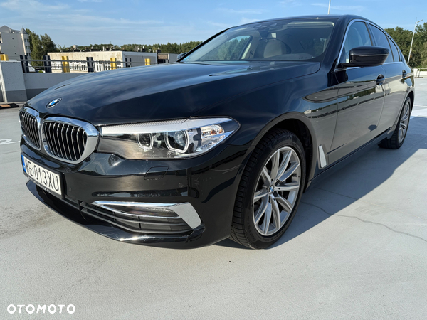 BMW Seria 5 530i xDrive GPF Luxury Line