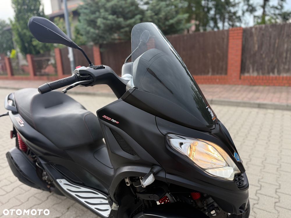 Piaggio MP-3 - 4