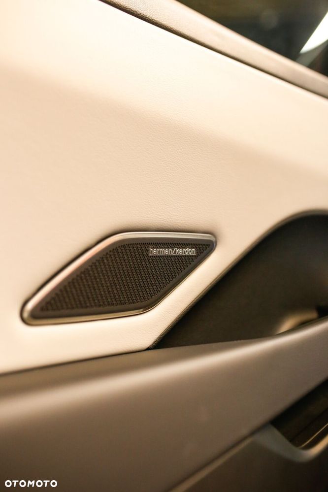 Volkswagen T-Roc - 30