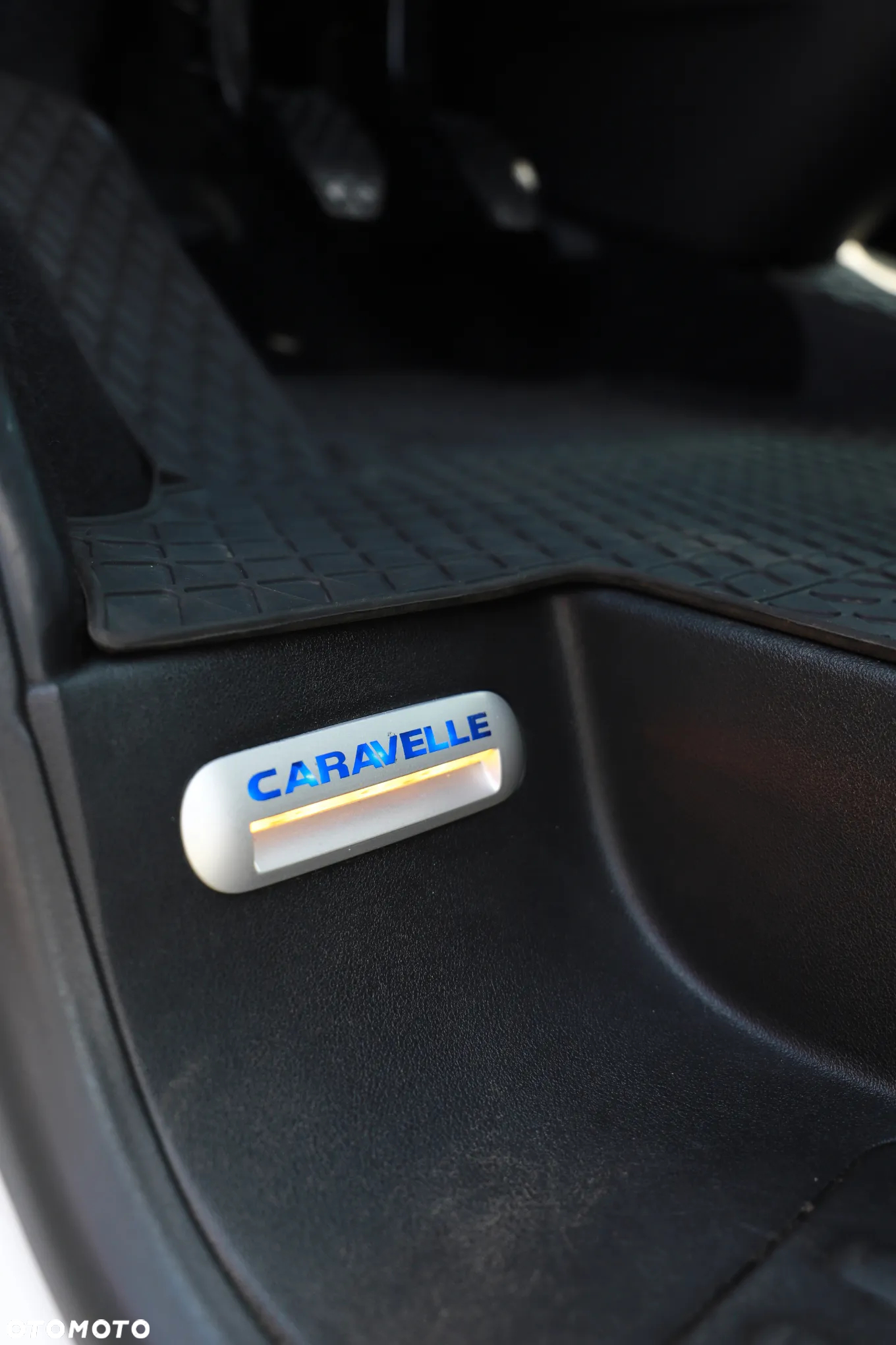 Volkswagen Caravelle 2.0 TDI L1 Comfortline - 17