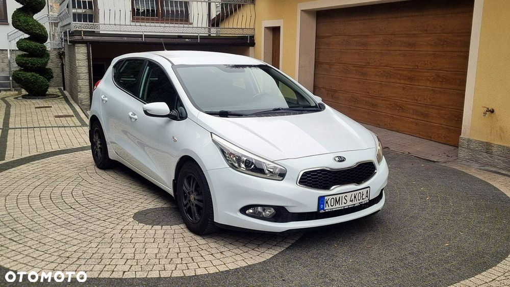 Kia Ceed - 8