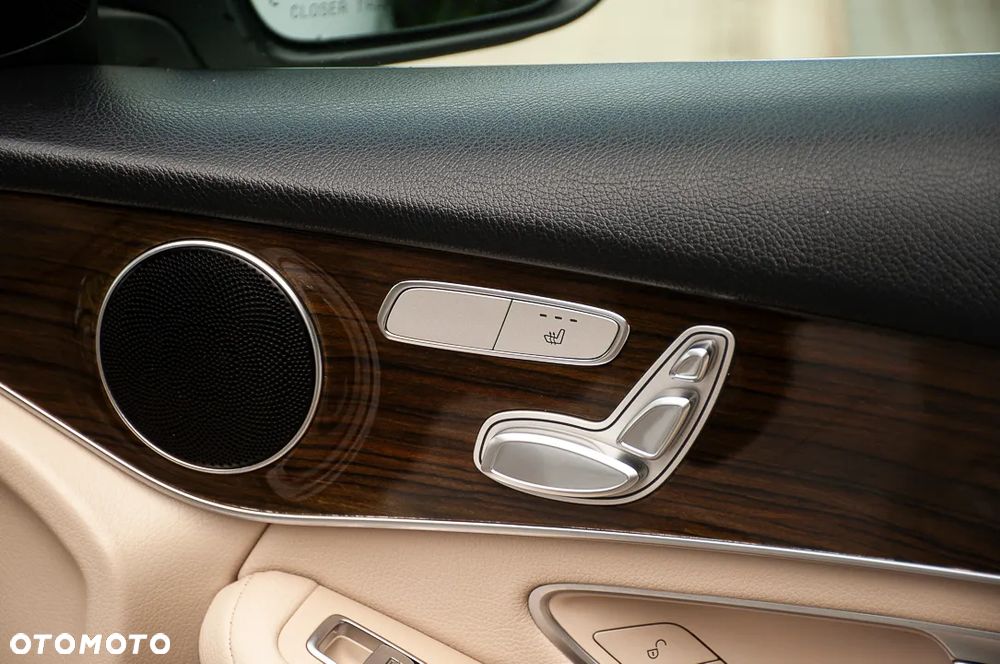 Mercedes-Benz GLC 300 4Matic 9G-TRONIC AMG Line - 33