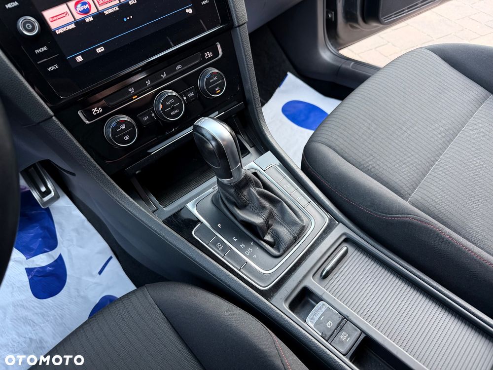 Volkswagen Golf 1.6 TDI DSG Sound - 38