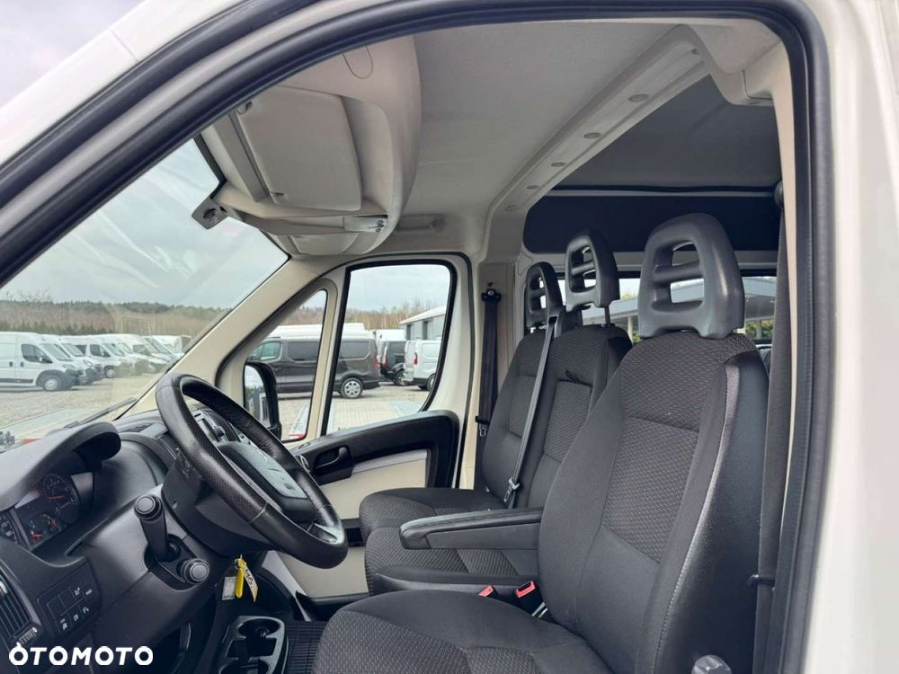 Peugeot Boxer  Maxi  7-osobowy - 32