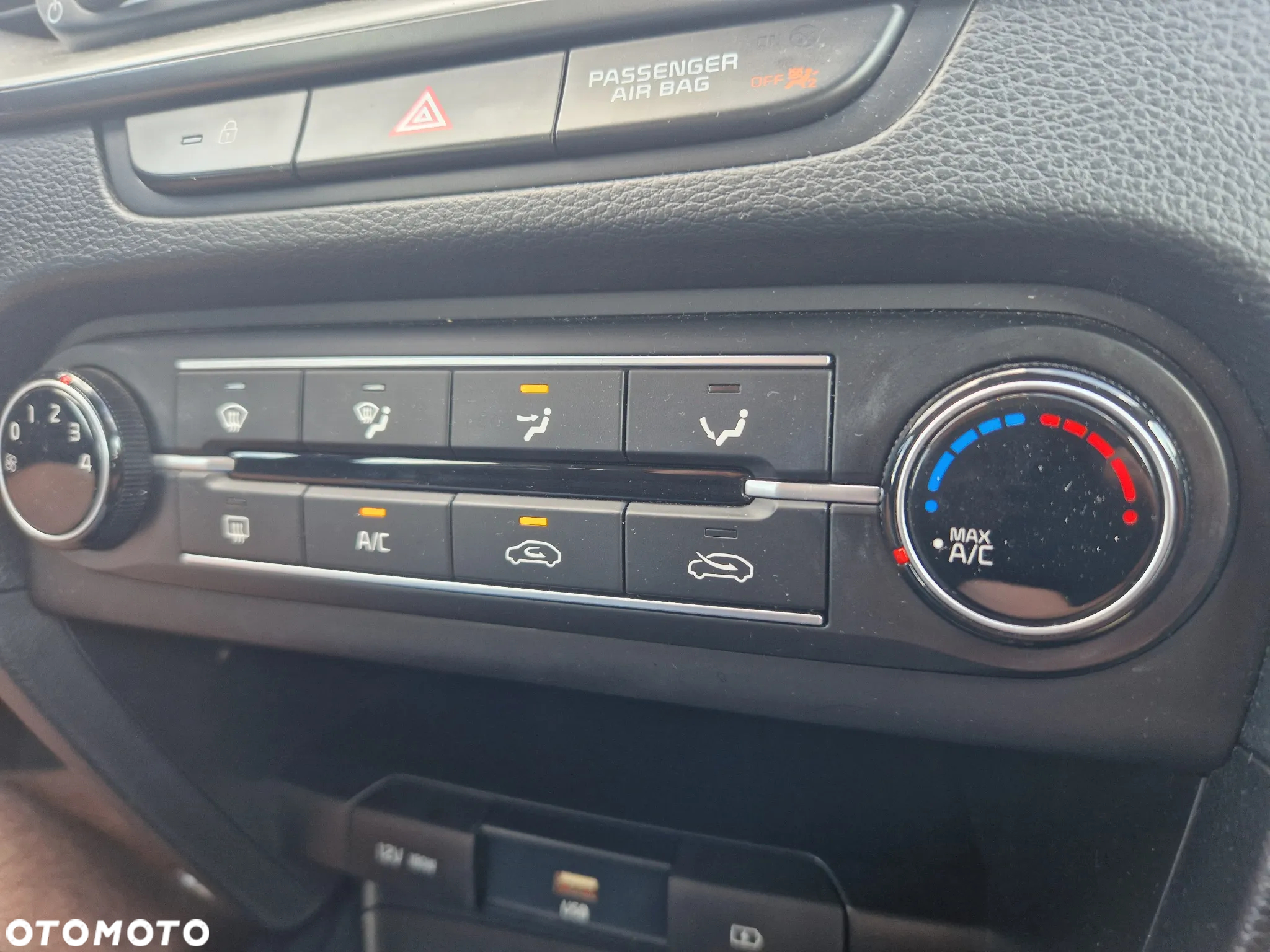 Kia Ceed 1.6 CRDi SCR M - 26