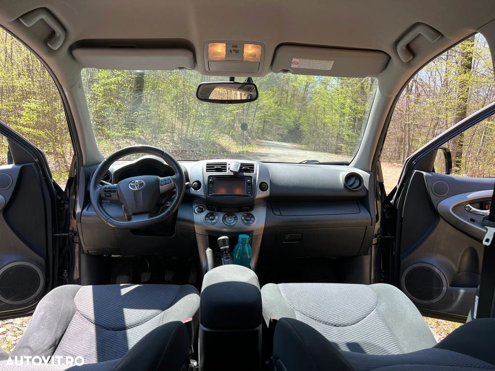 Toyota RAV4 - 7