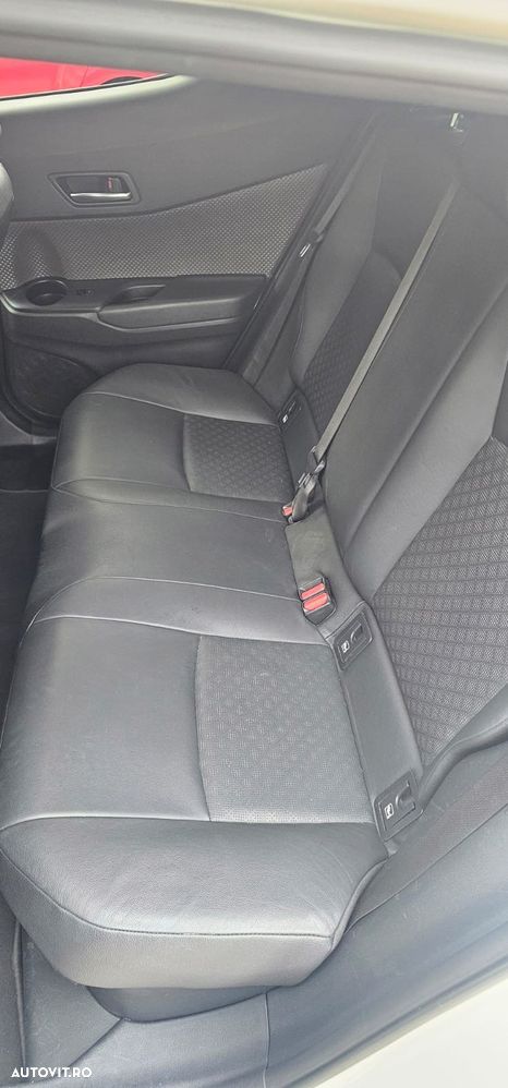 Toyota C-HR 2.0 HSD 184 CP 4x2 CVT Classy Bi-Tone - 17