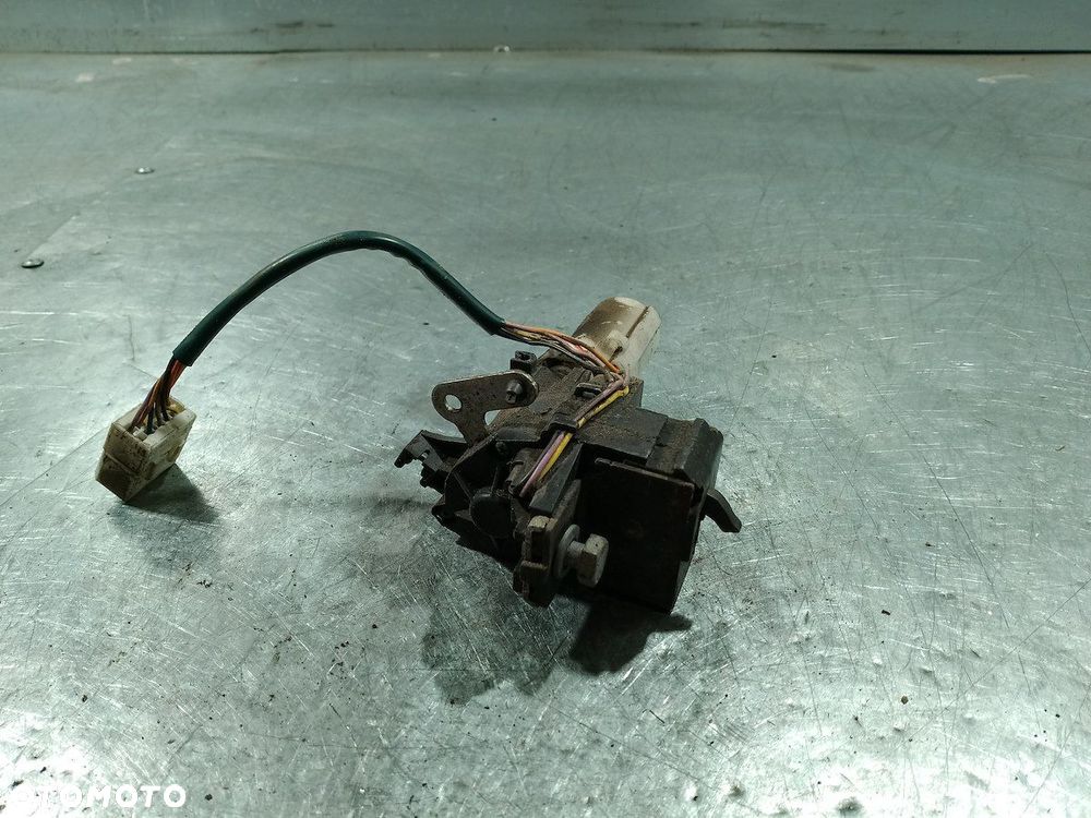 ZAMEK KLAPY LANCIA THESIS - 4