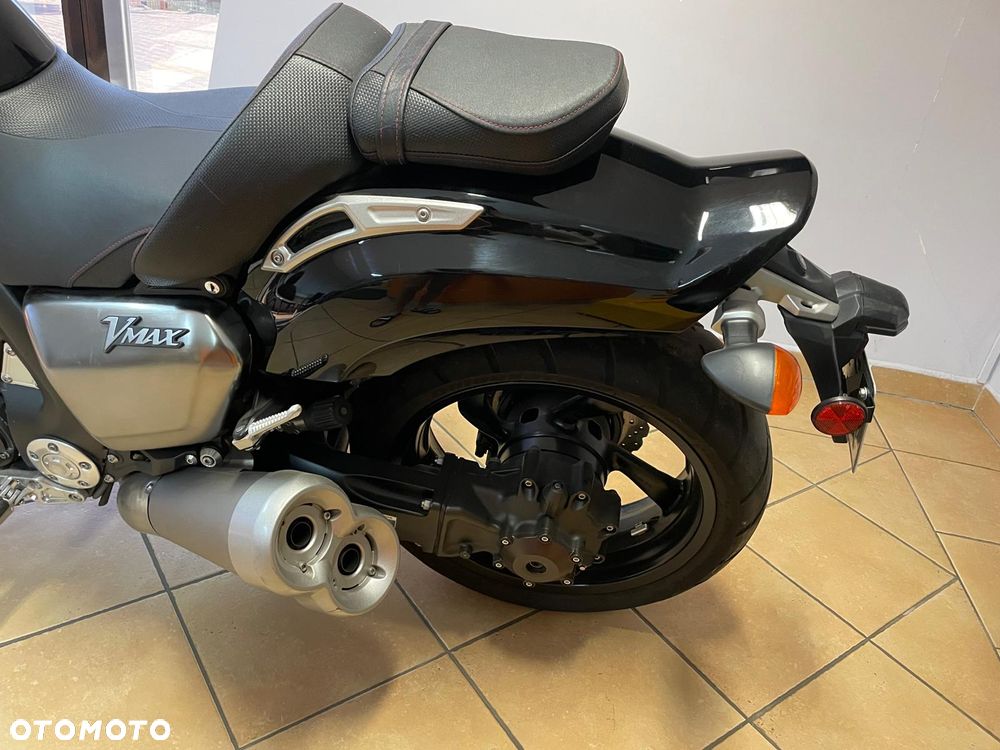 Yamaha V-MAX - 6