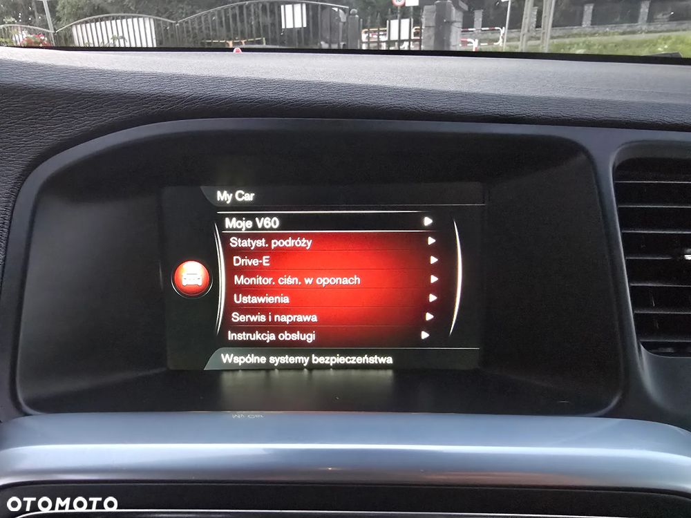 Volvo V60 D4 Momentum - 35