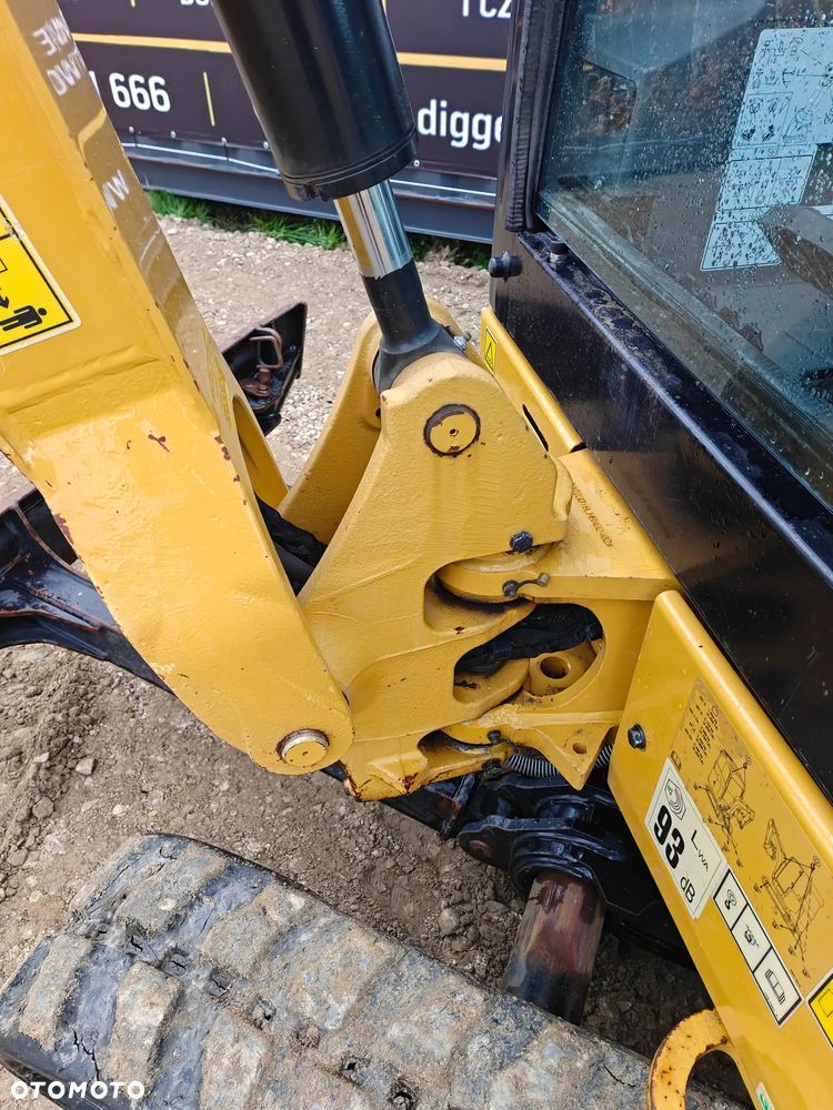 Caterpillar 301.8 - 24