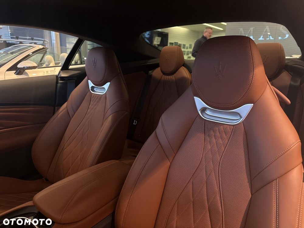 Maserati GranTurismo - 11